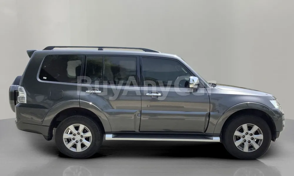 Vehicle photo 4