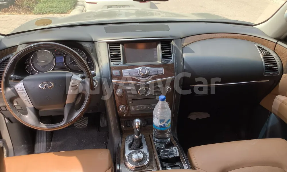 Vehicle photo 9