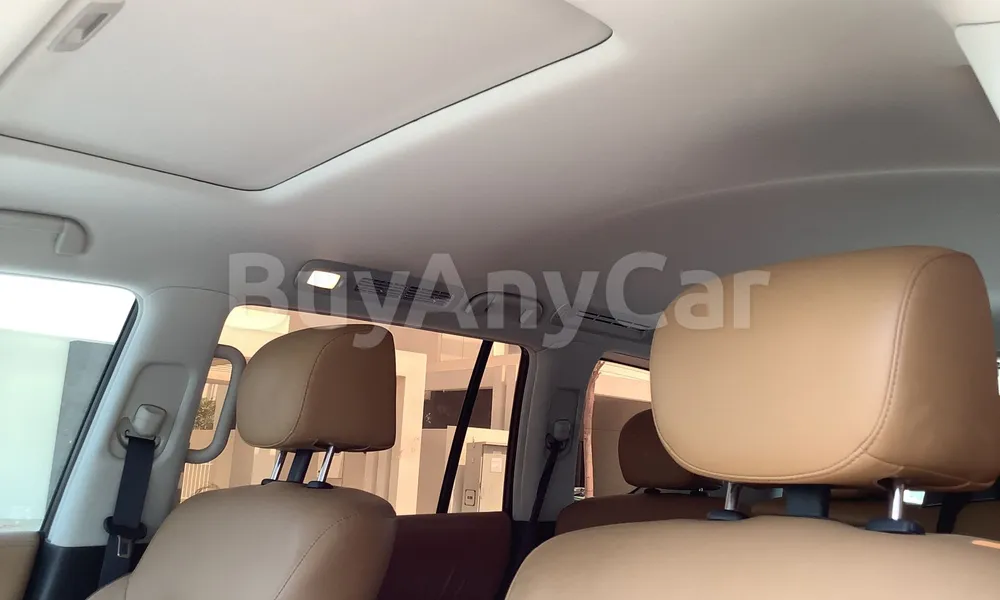 Vehicle photo 8