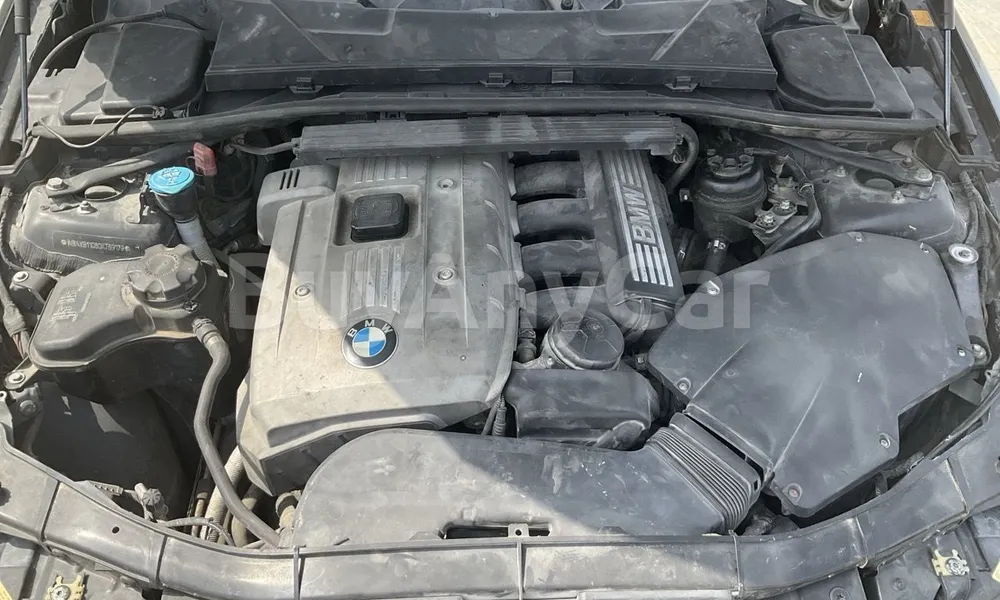 Vehicle photo 8