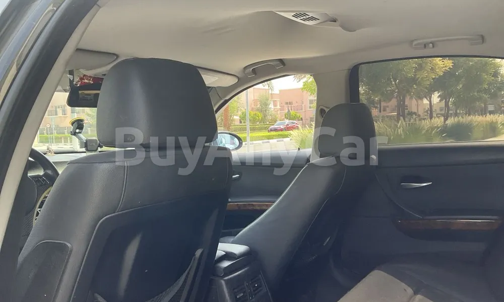 Vehicle photo 11