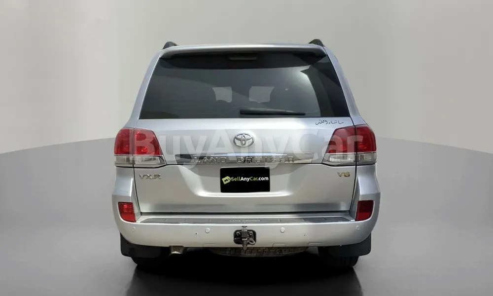 Vehicle photo 2