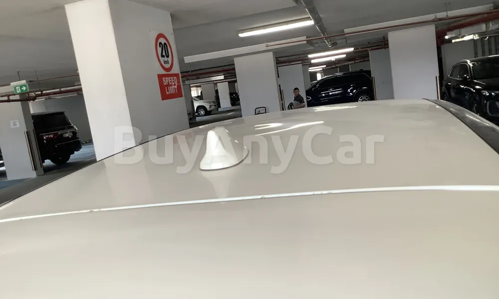 Vehicle photo 5