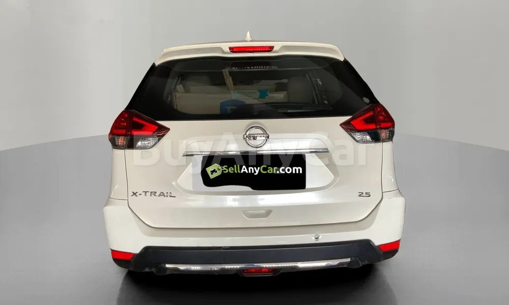 Vehicle photo 2