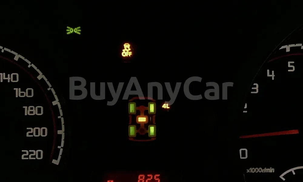 Vehicle photo 7