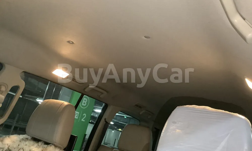Vehicle photo 8