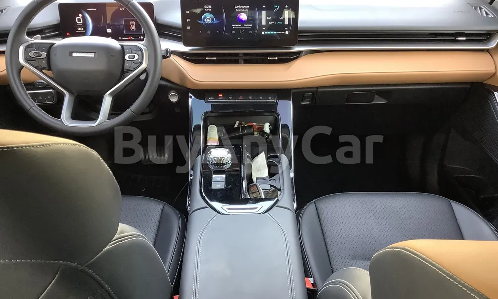Vehicle photo 8