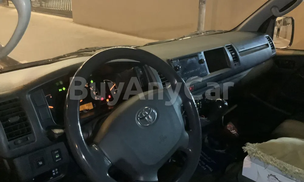 Vehicle photo 8