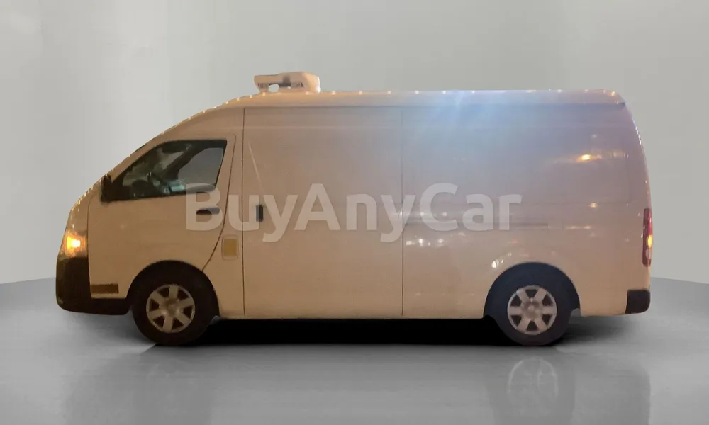 Vehicle photo 4