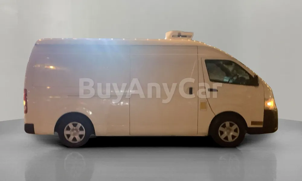 Vehicle photo 3