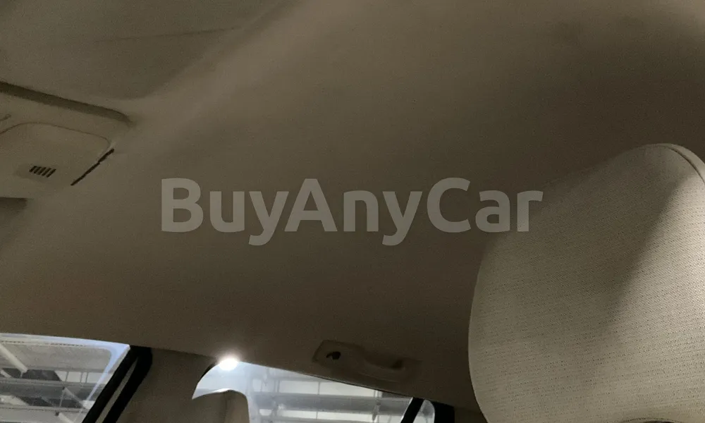 Vehicle photo 8