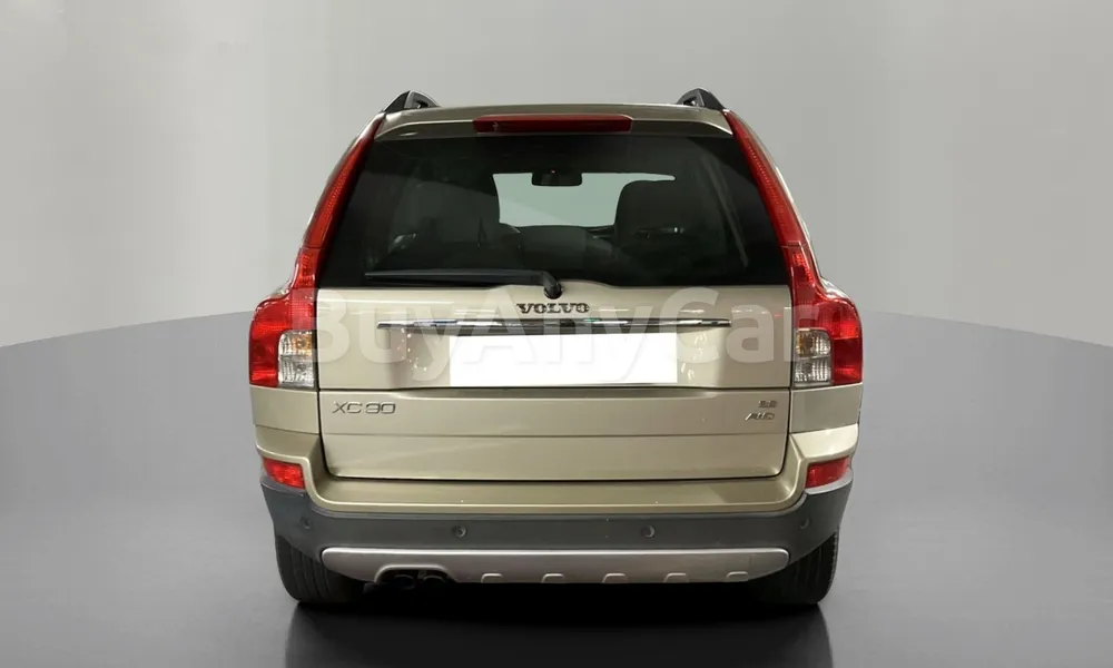 Vehicle photo 2