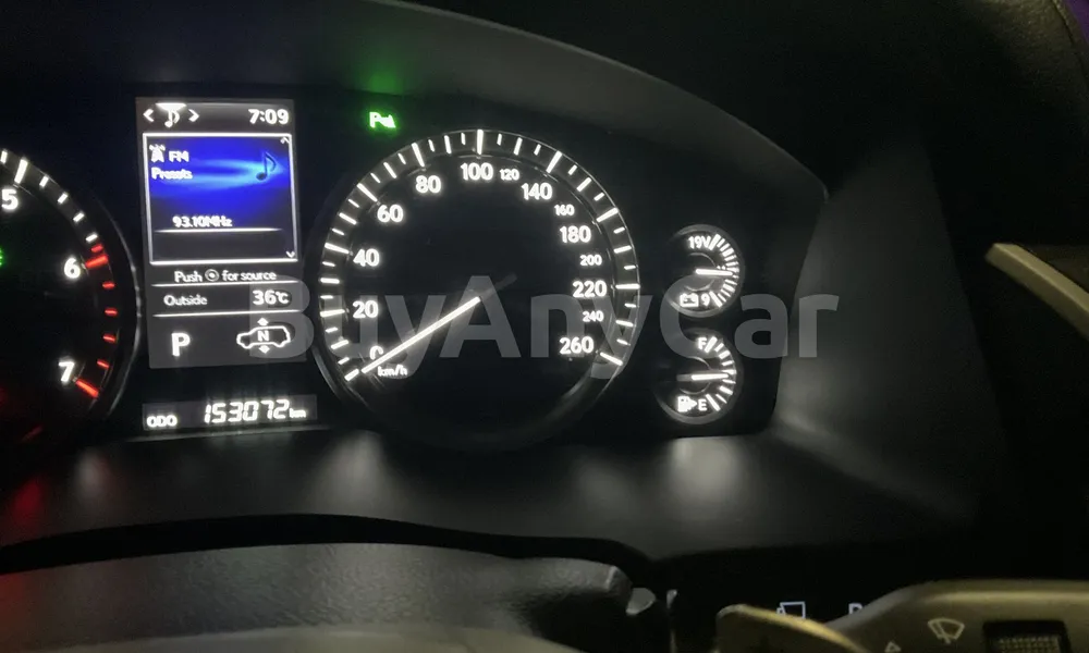 Vehicle photo 6