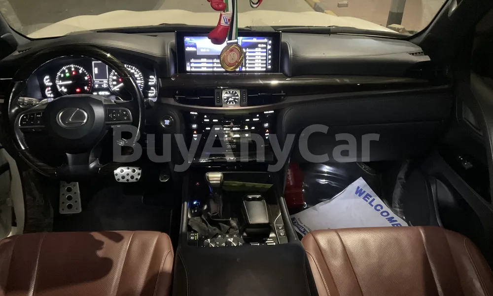 Vehicle photo 7