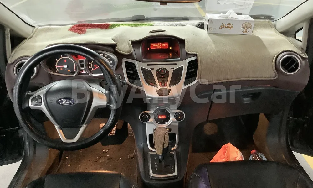 Vehicle photo 8
