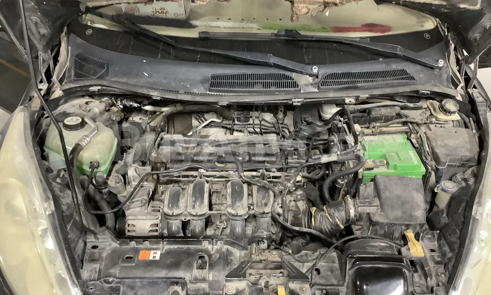Vehicle photo 6