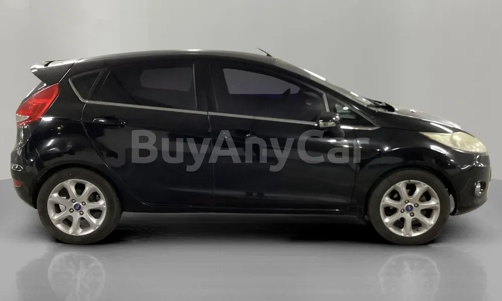 Vehicle photo 3