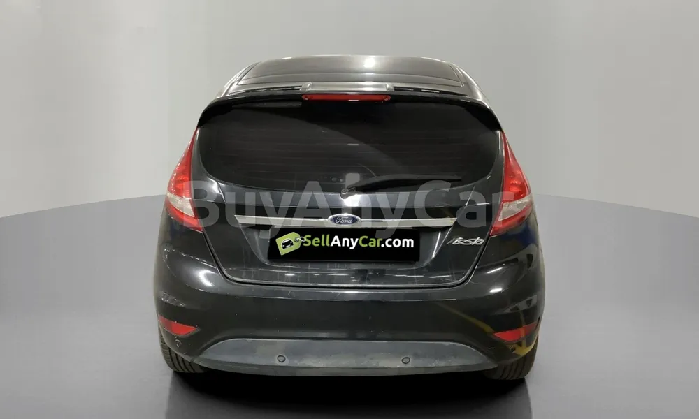Vehicle photo 2