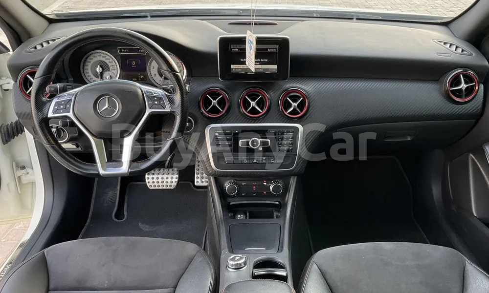 Vehicle photo 9
