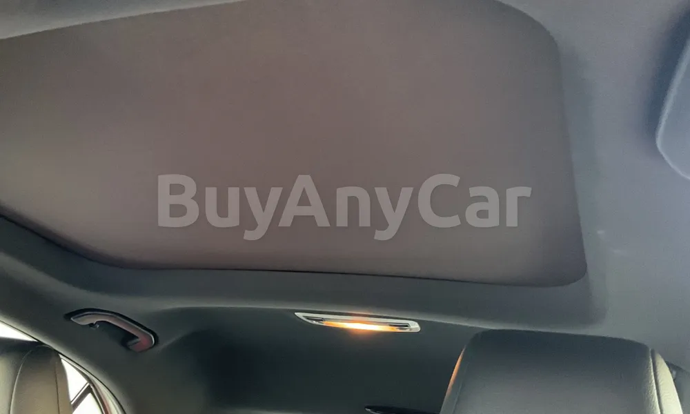 Vehicle photo 8