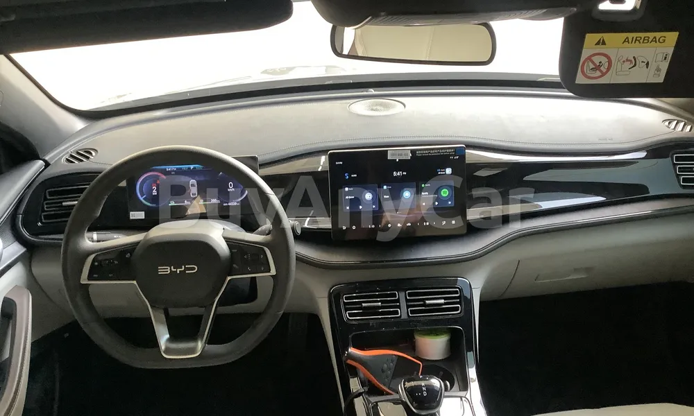 Vehicle photo 8