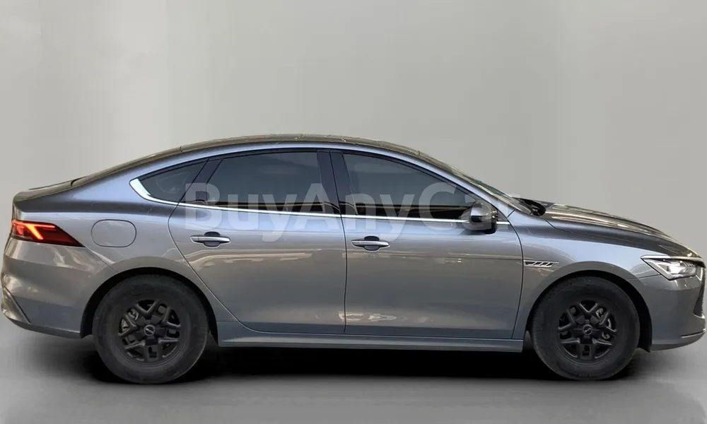 Vehicle photo 4