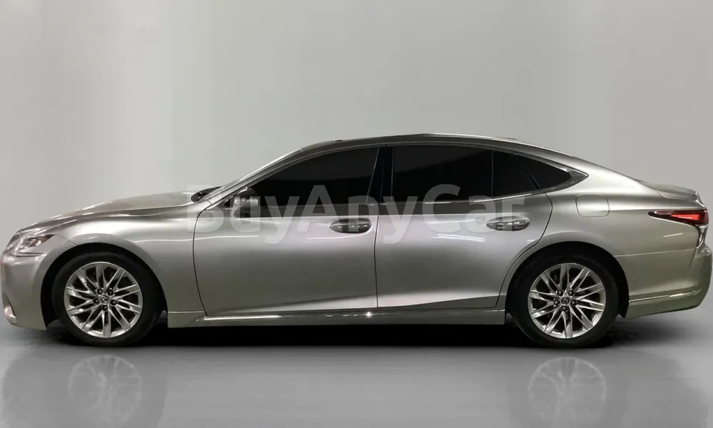 Vehicle photo 4