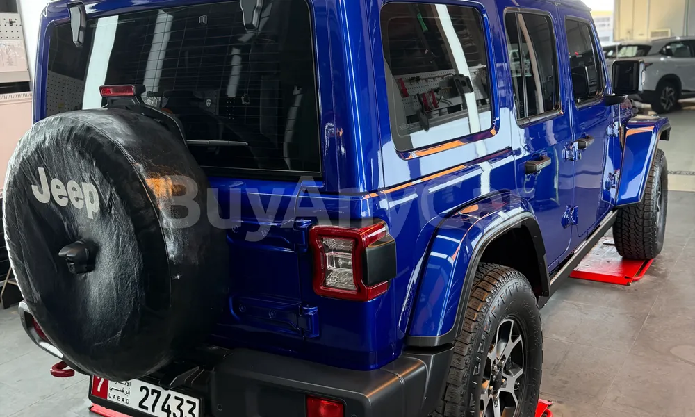 Vehicle photo 7