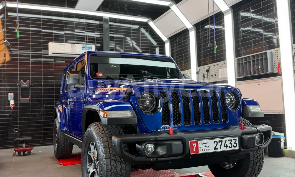 Vehicle photo 9