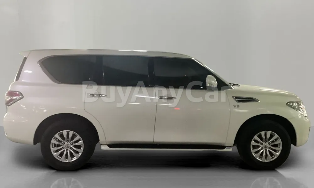 Vehicle photo 3