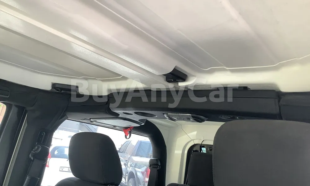 Vehicle photo 8