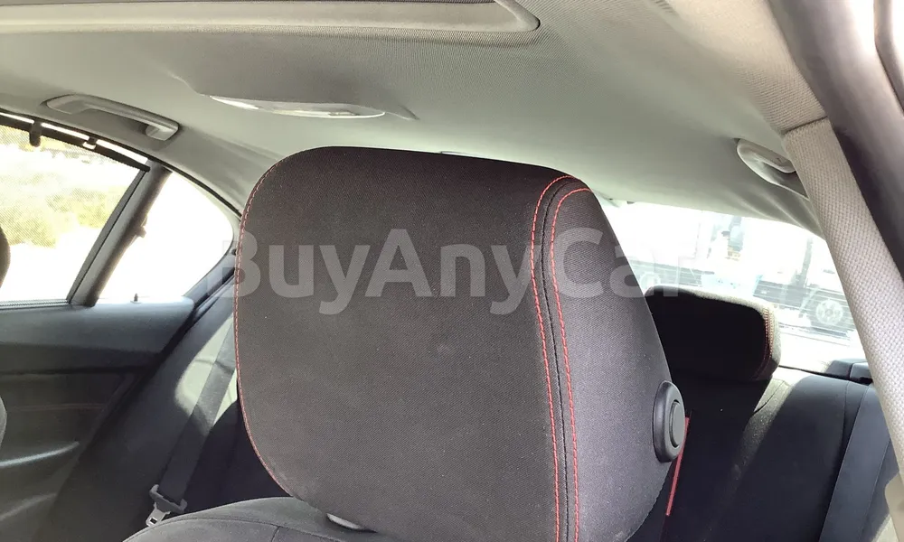 Vehicle photo 9