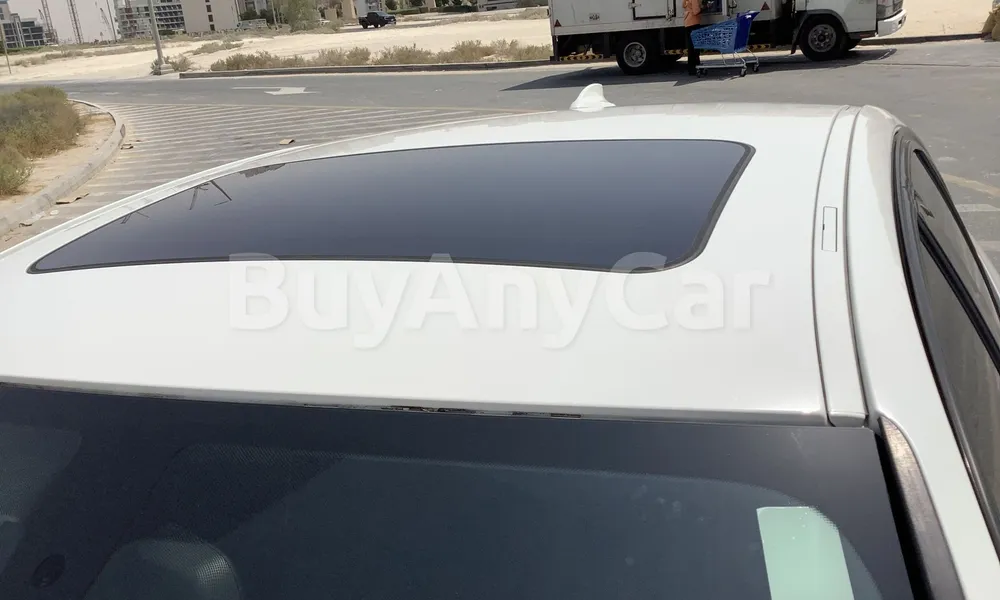 Vehicle photo 5