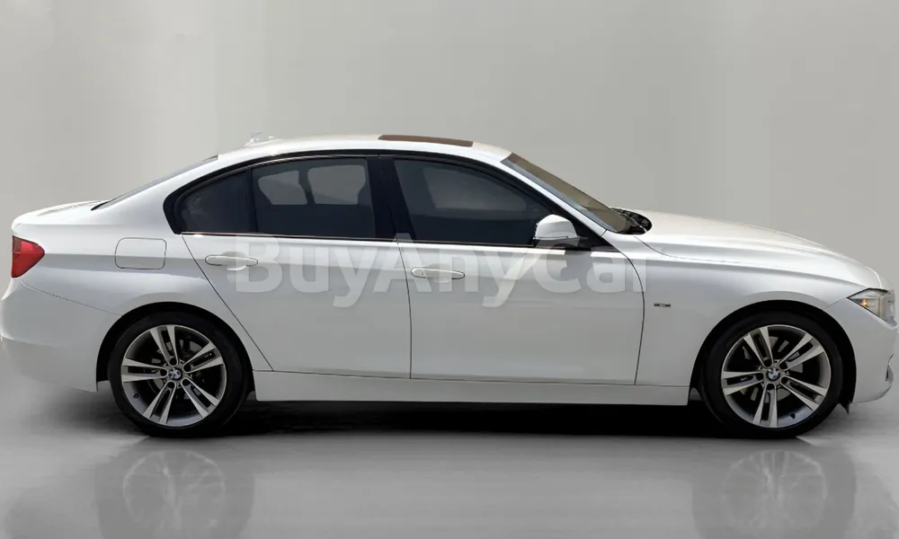 Vehicle photo 3