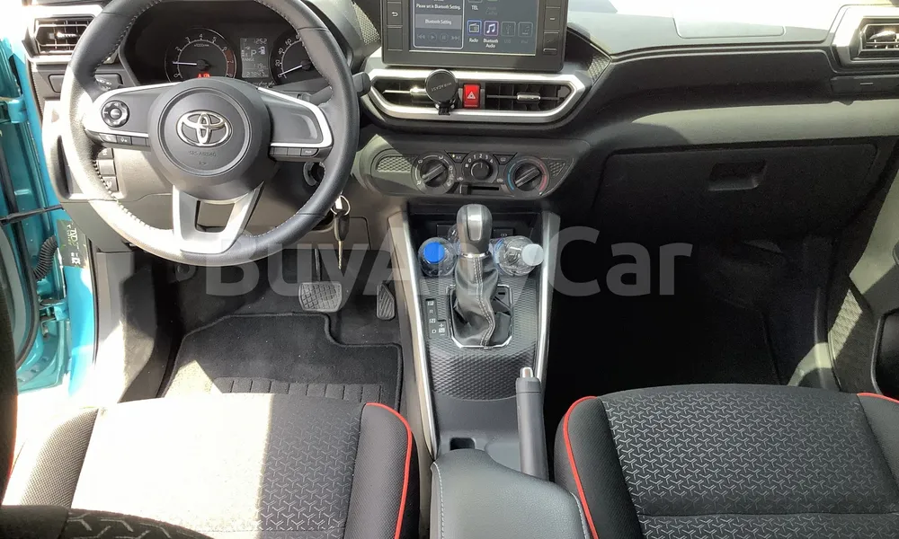 Vehicle photo 8