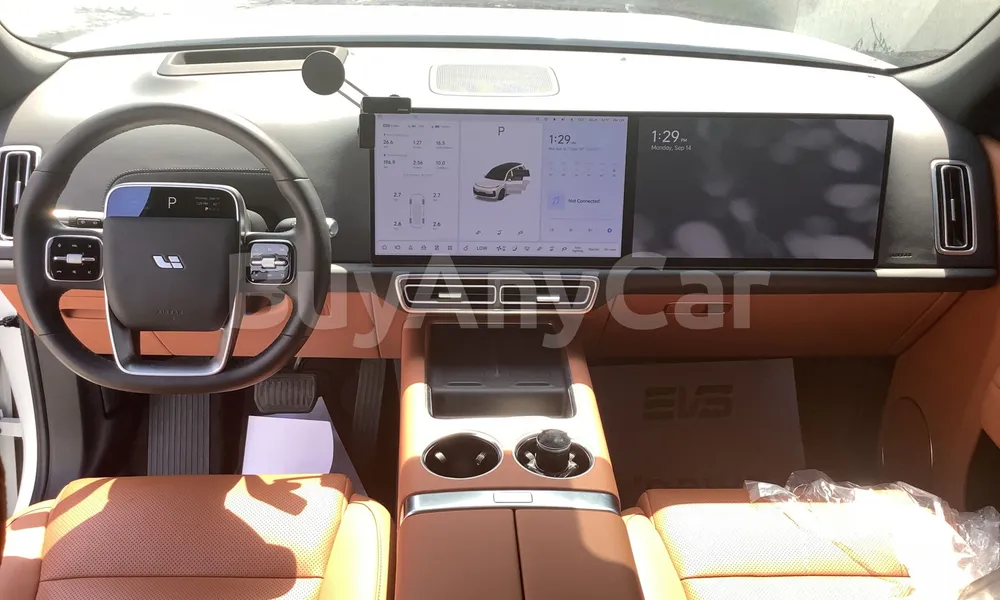 Vehicle photo 7