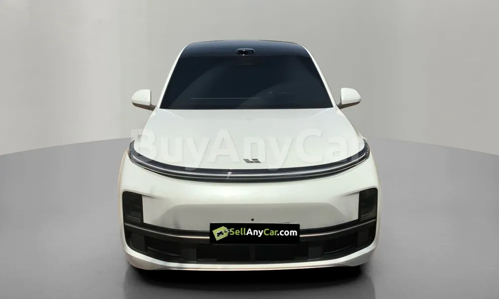 Vehicle photo 1