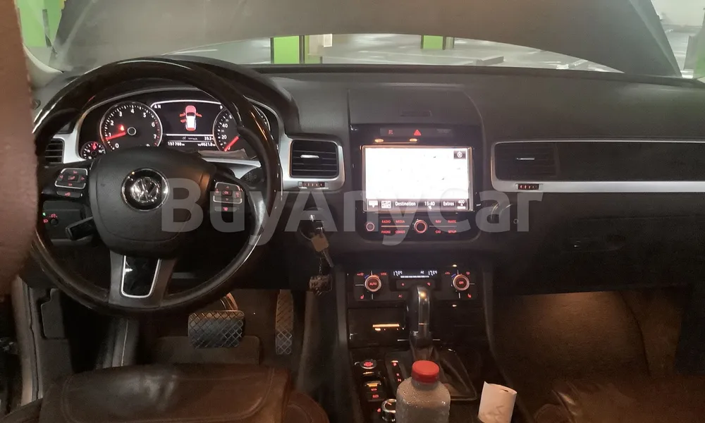 Vehicle photo 8