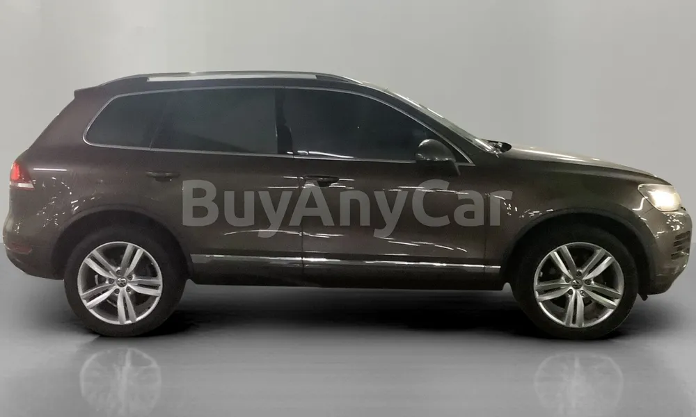 Vehicle photo 3