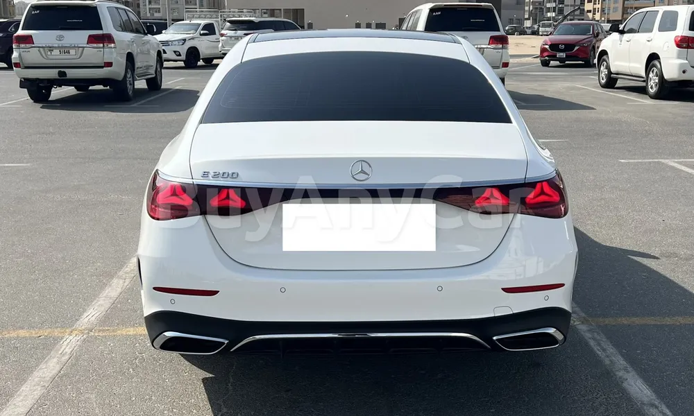 Vehicle photo 2