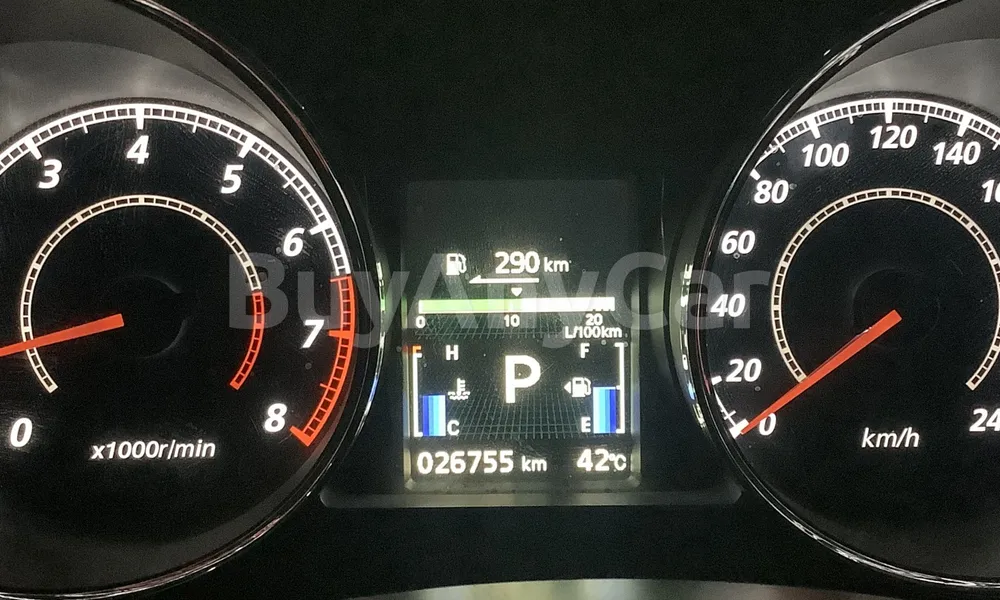 Vehicle photo 7