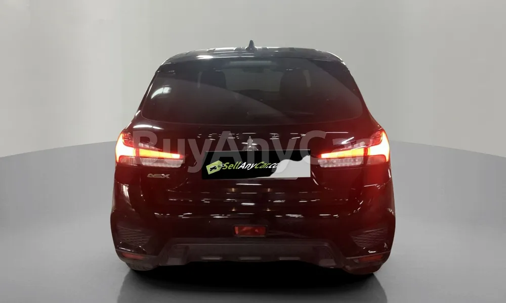 Vehicle photo 2