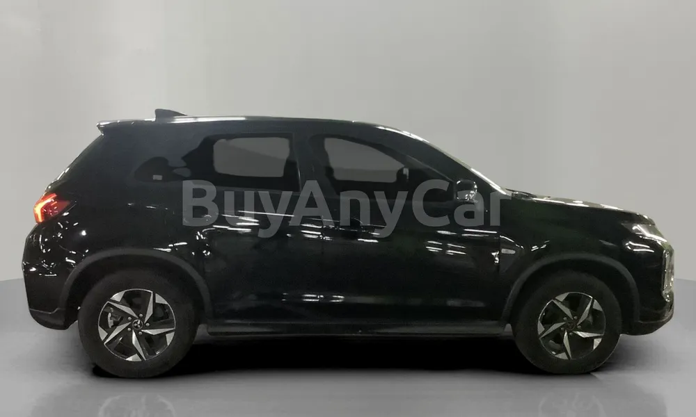 Vehicle photo 3