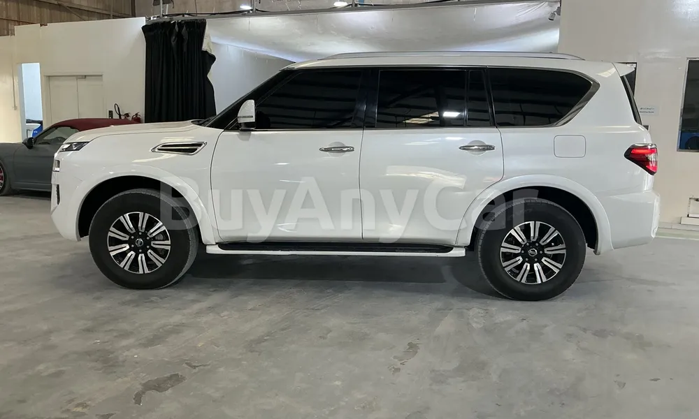 Vehicle photo 6
