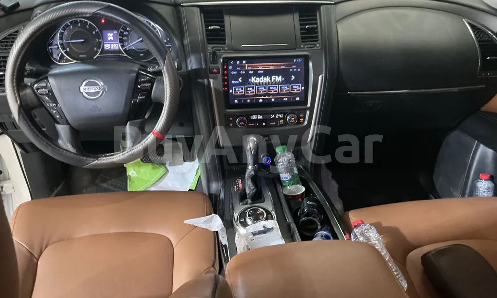 Vehicle photo 10