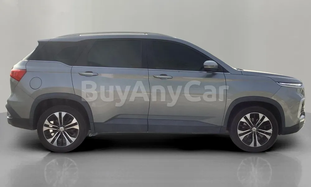 Vehicle photo 3