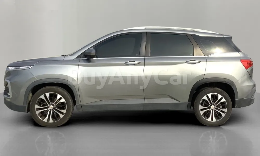 Vehicle photo 4