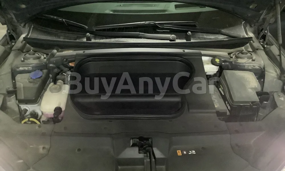 Vehicle photo 7