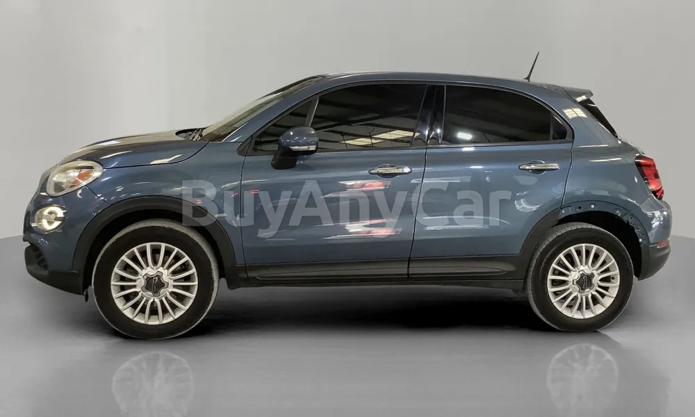 Vehicle photo 4