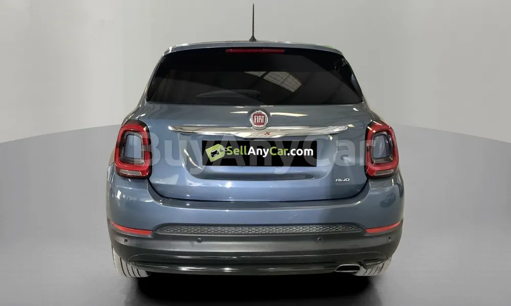 Vehicle photo 2